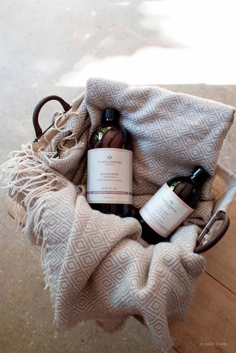 Plantes & Parfums- Traditional Black Soap for All Purpose Cleaning